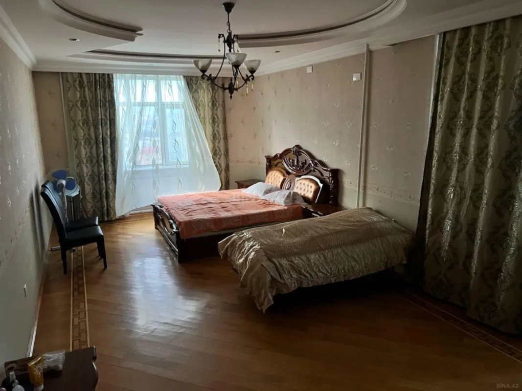 Satılır 2 otaqlı mənzil 138 m²
