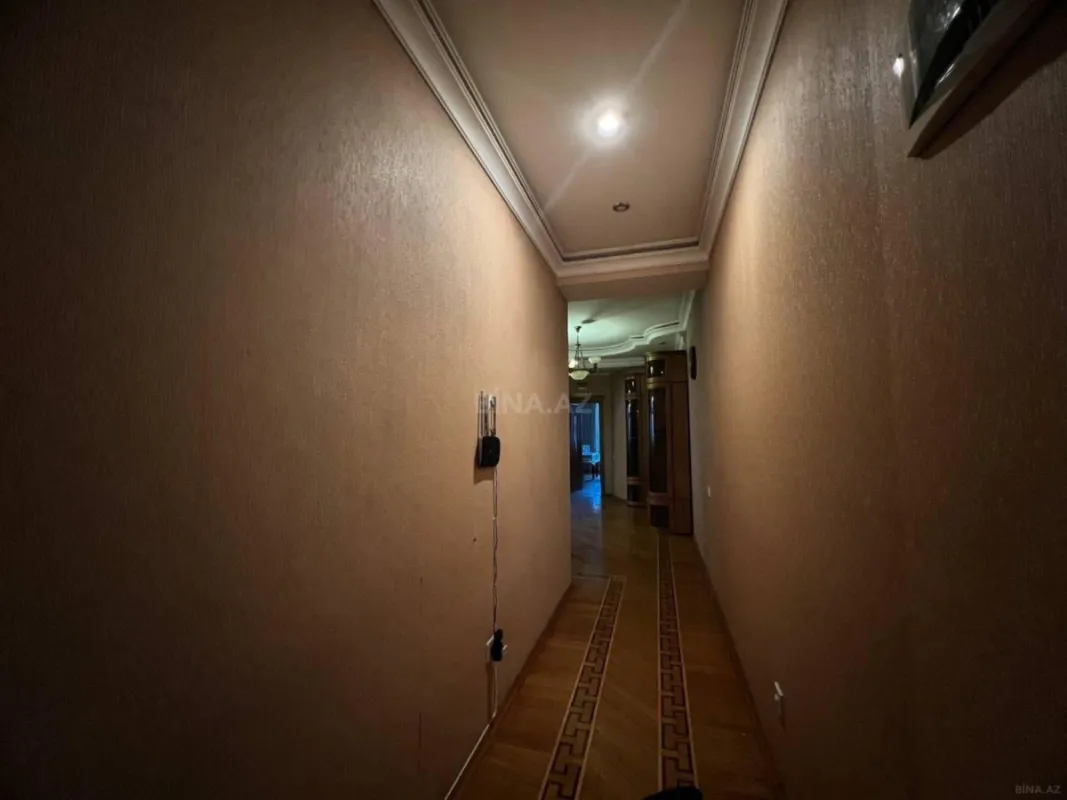 Satılır 2 otaqlı mənzil 138 m²