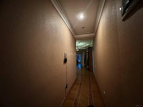 Satılır 2 otaqlı mənzil 138 m²