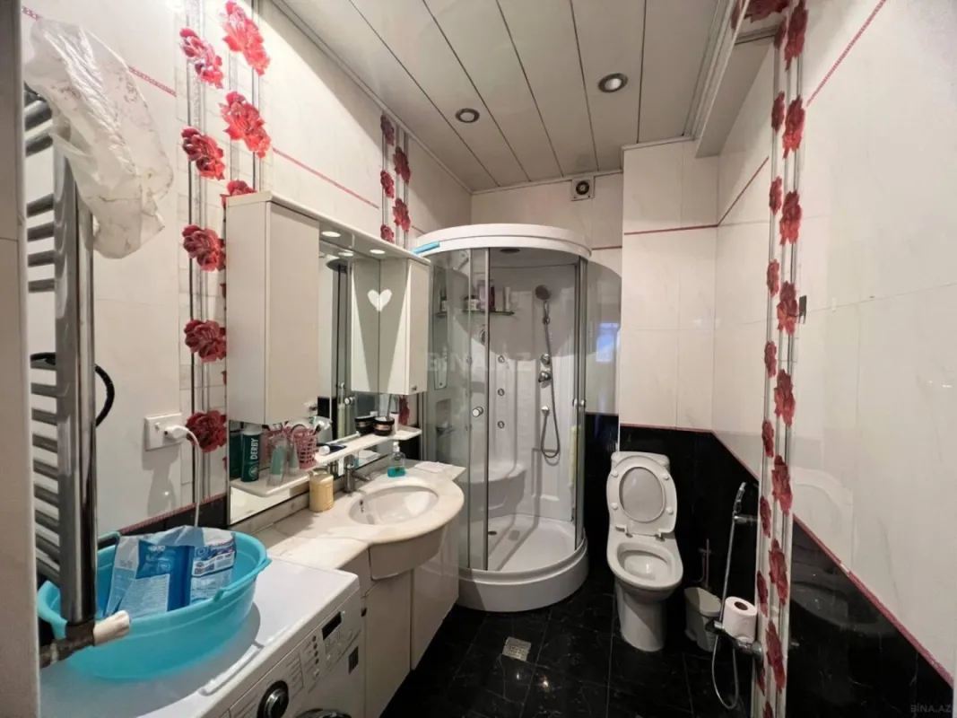 Satılır 2 otaqlı mənzil 138 m²