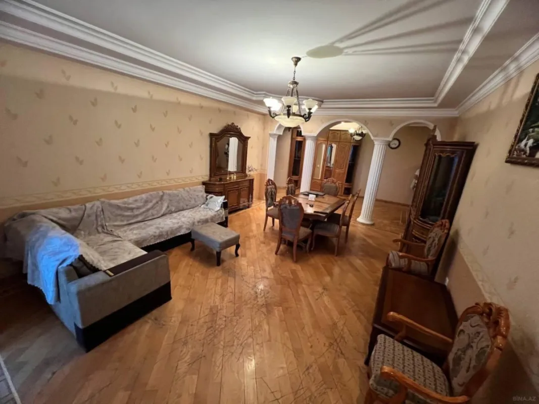 Satılır 2 otaqlı mənzil 138 m²