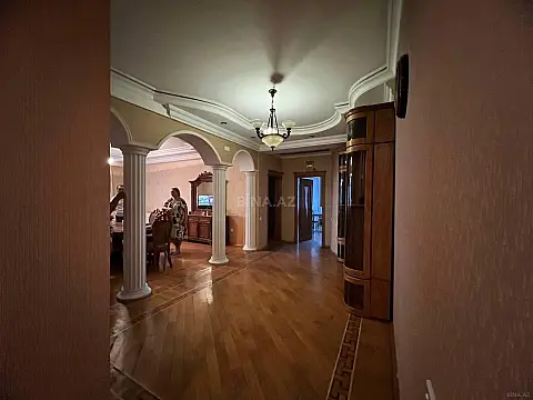 Satılır 2 otaqlı mənzil 138 m²