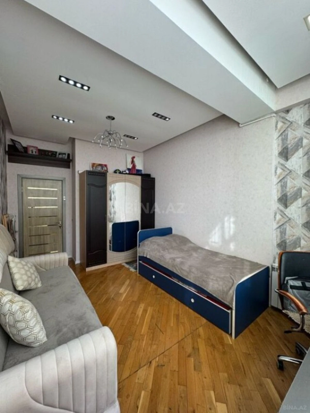 Satılır 3 otaqlı mənzil 94 m²