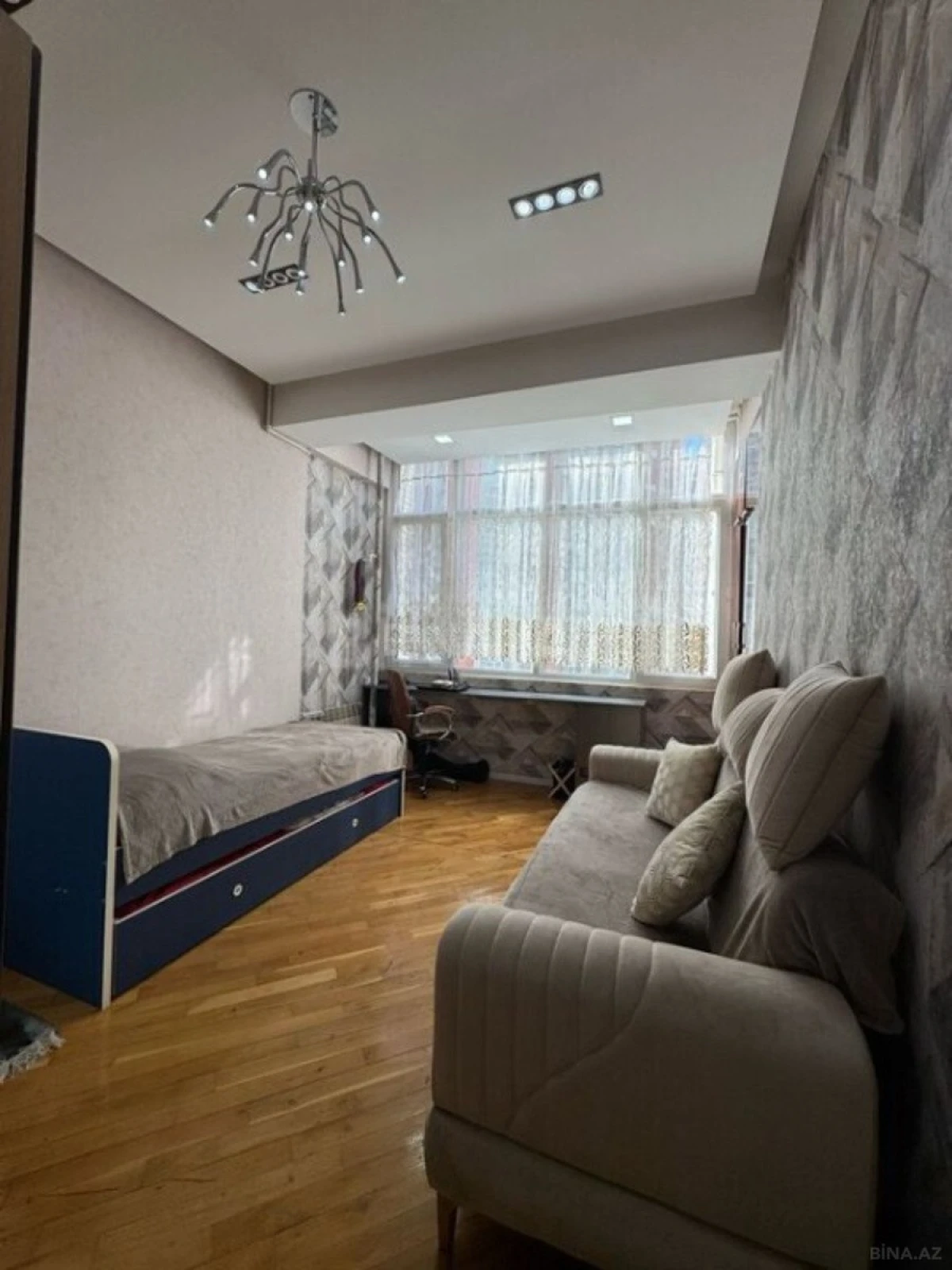 Satılır 3 otaqlı mənzil 94 m²