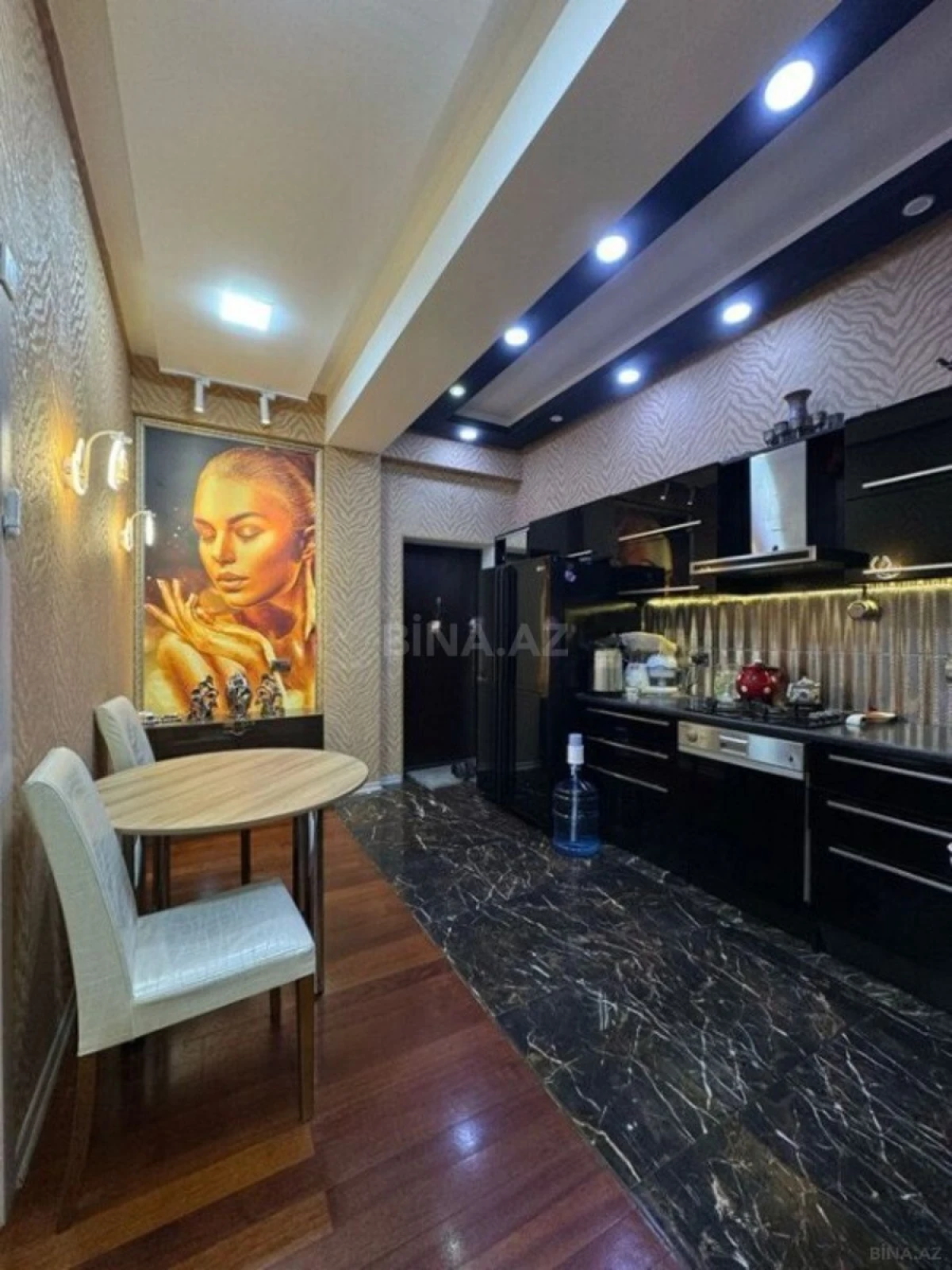 Satılır 3 otaqlı mənzil 94 m²