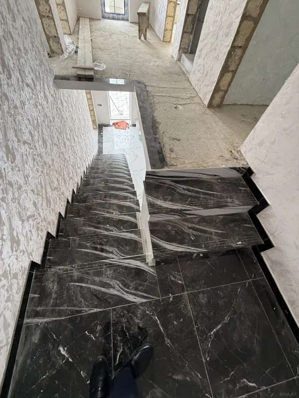 Satılır 6 otaqlı həyət evi 200 m²