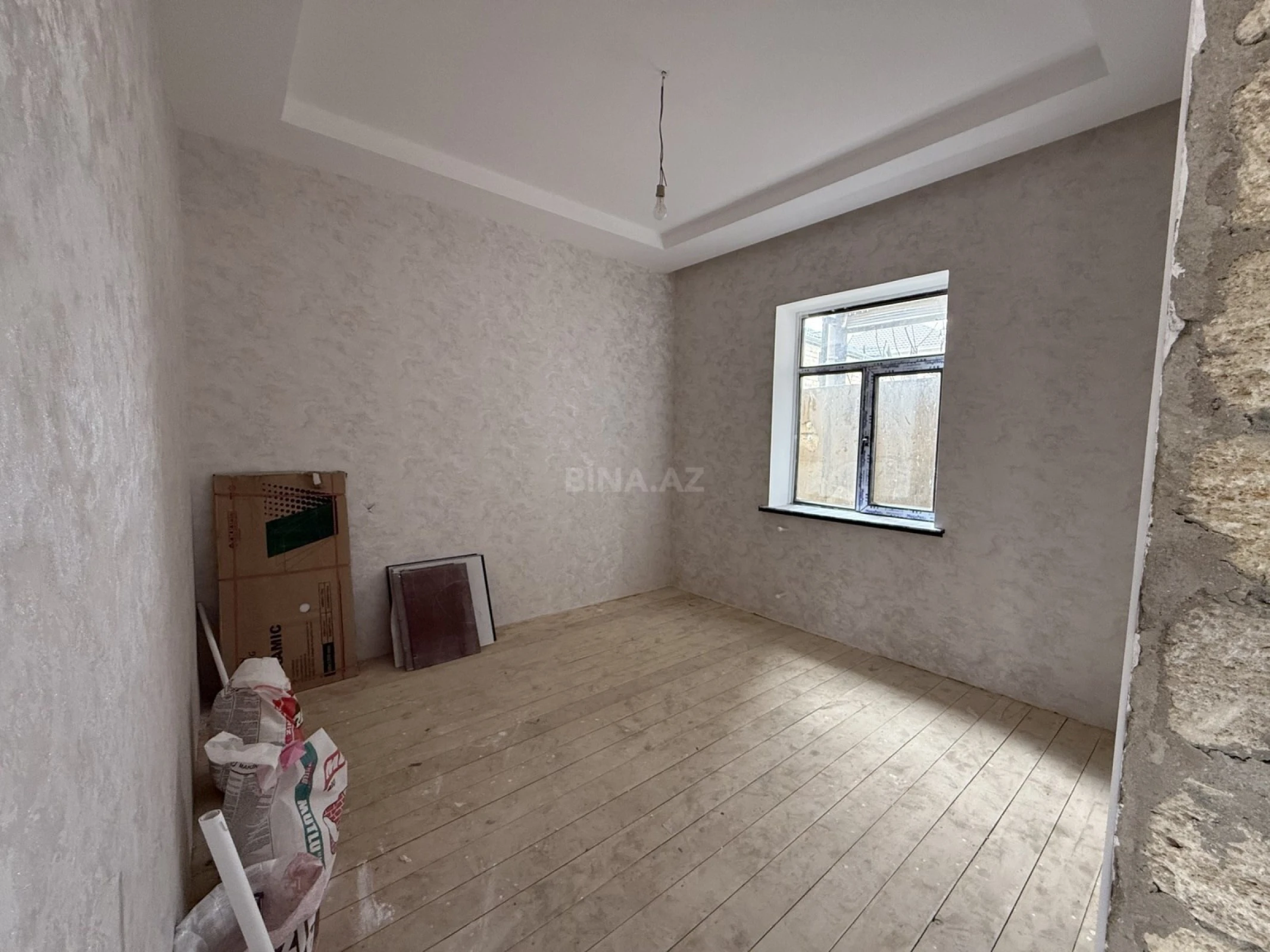 Satılır 6 otaqlı həyət evi 200 m²
