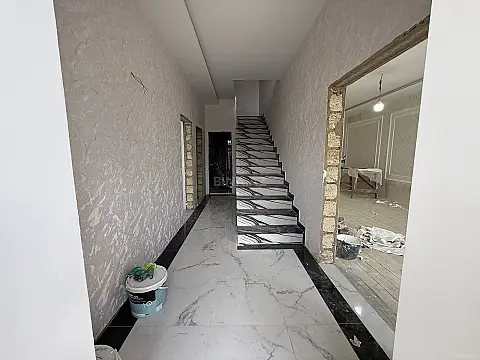 Satılır 6 otaqlı həyət evi 200 m²
