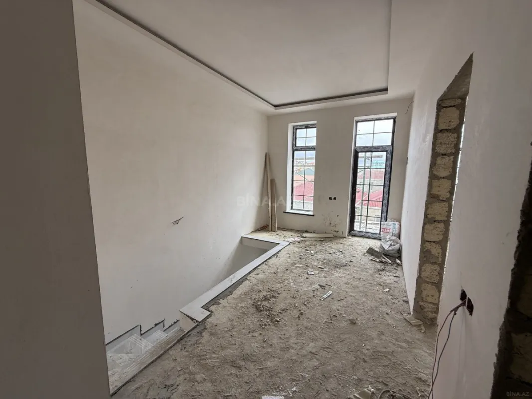 Satılır 5 otaqlı həyət evi 180 m²