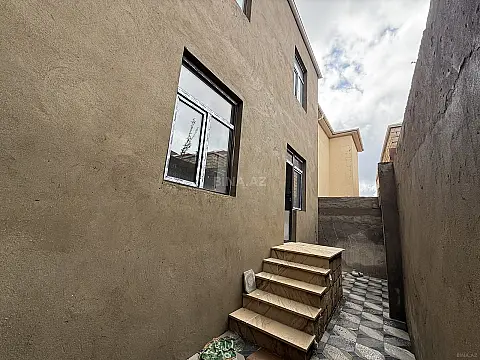 Satılır 5 otaqlı həyət evi 180 m²