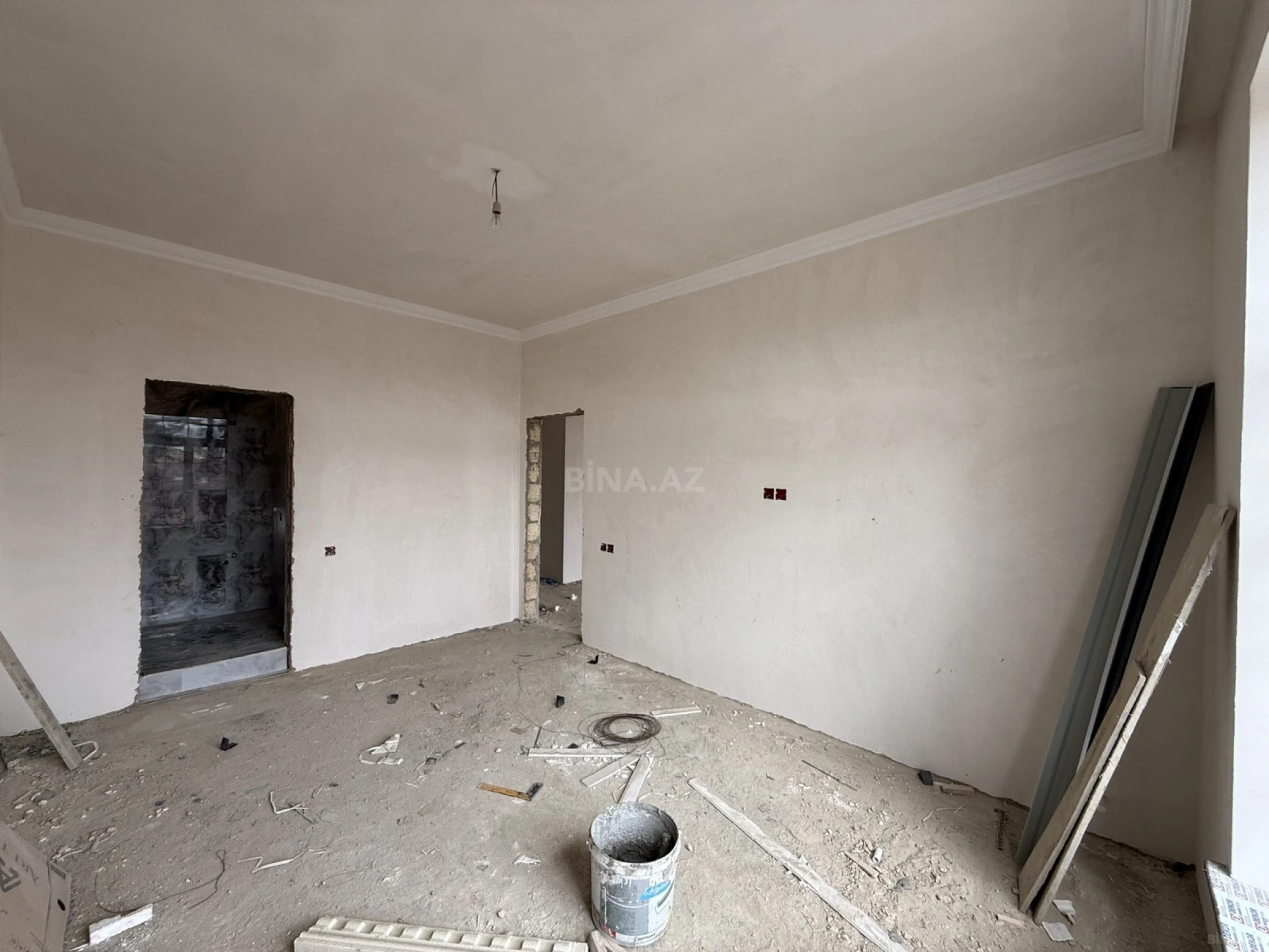 Satılır 5 otaqlı həyət evi 180 m²