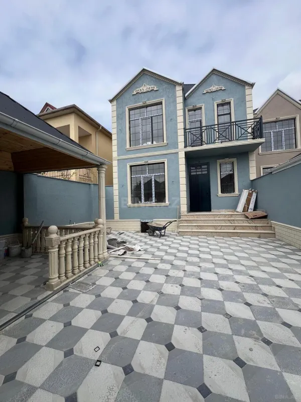 Satılır 5 otaqlı həyət evi 180 m²