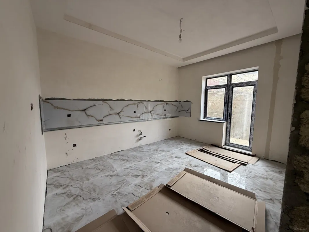 Satılır 5 otaqlı həyət evi 180 m²
