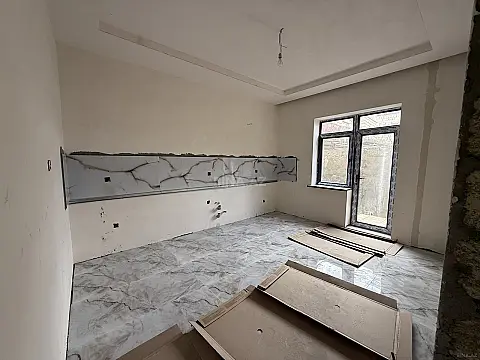 Satılır 5 otaqlı həyət evi 180 m²