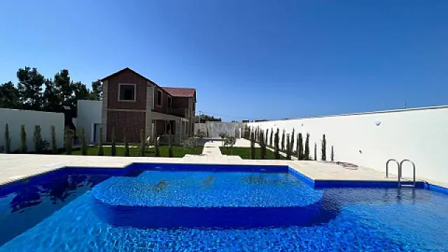 Kirayə verilir 4 otaqlı həyət evi 120 m²