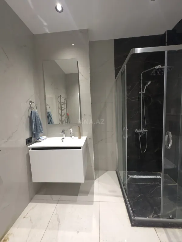 Satılır 2 otaqlı mənzil 117.2 m²