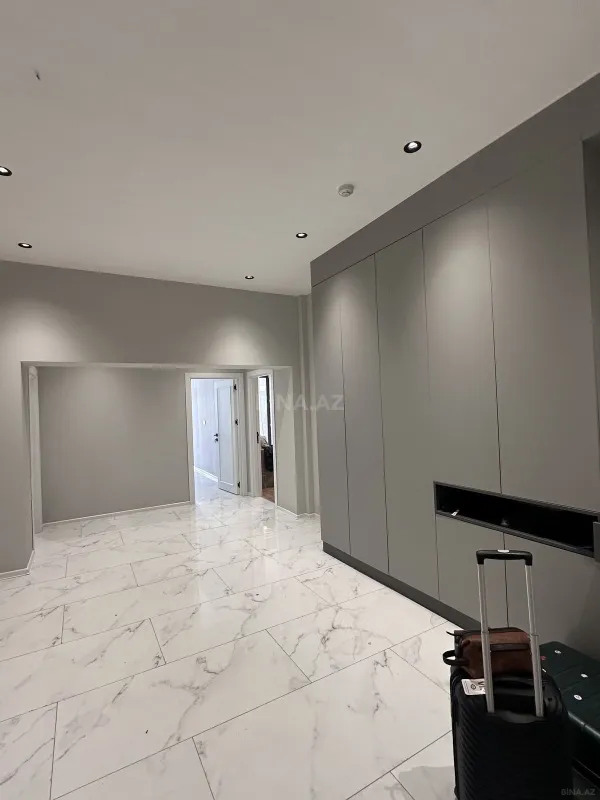 Satılır 2 otaqlı mənzil 117.2 m²