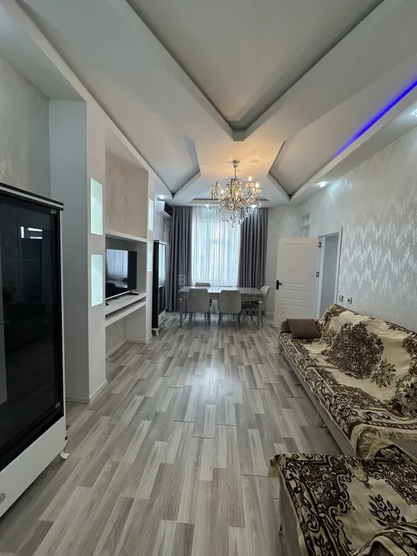 Kirayə verilir 2 otaqlı mənzil 65 m²