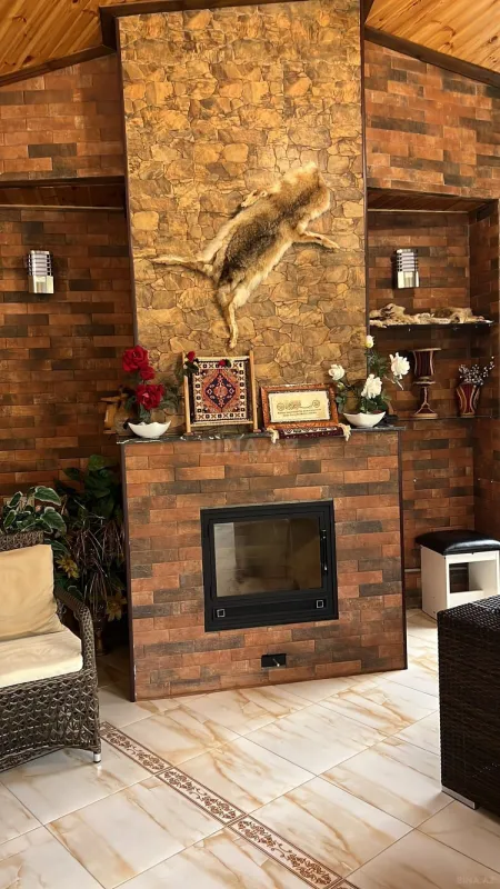 Satılır 8 otaqlı həyət evi 140 m²