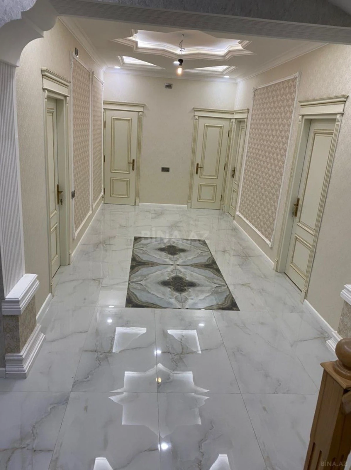 Satılır 8 otaqlı həyət evi 140 m²