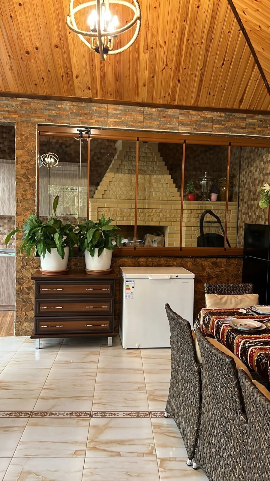 Satılır 8 otaqlı həyət evi 140 m²