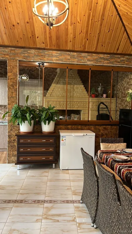 Satılır 8 otaqlı həyət evi 140 m²