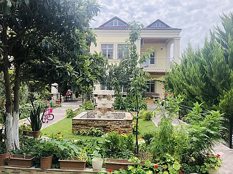 Satılır 8 otaqlı həyət evi 140 m² — Bakı, Qaraçuxur 8 otaq 140.00 m²