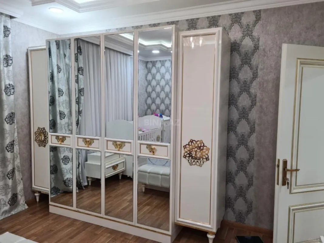 Satılır 8 otaqlı həyət evi 140 m²
