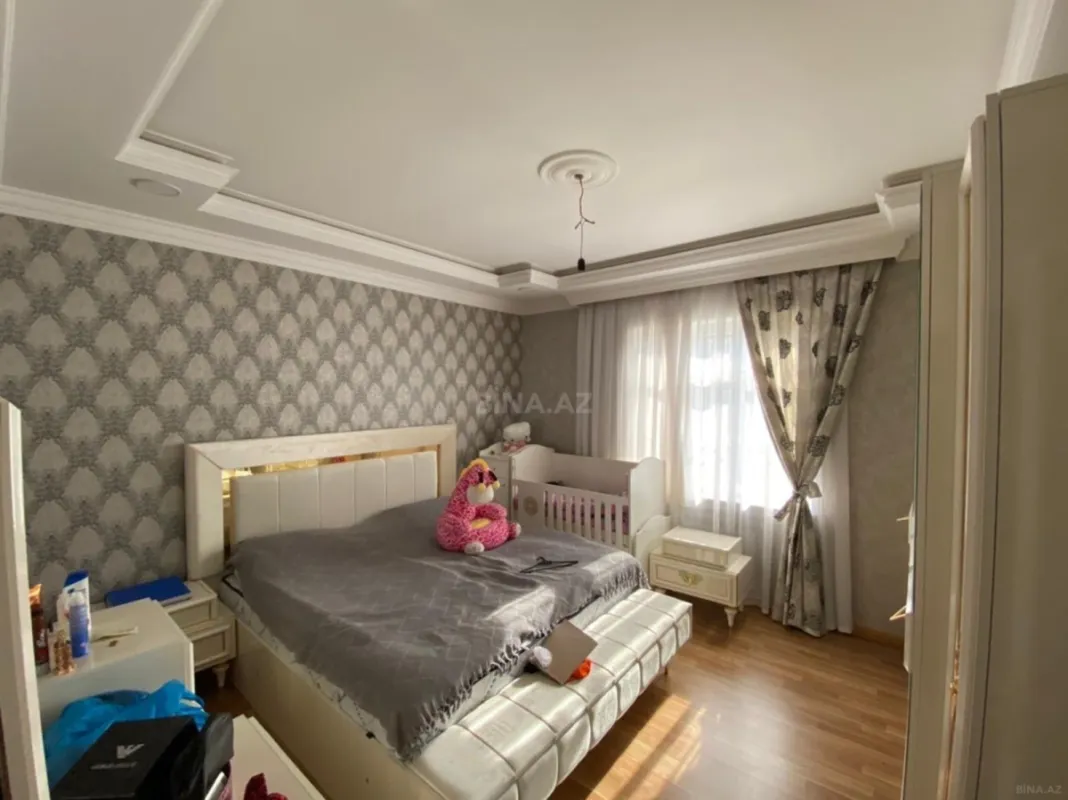Satılır 8 otaqlı həyət evi 140 m²
