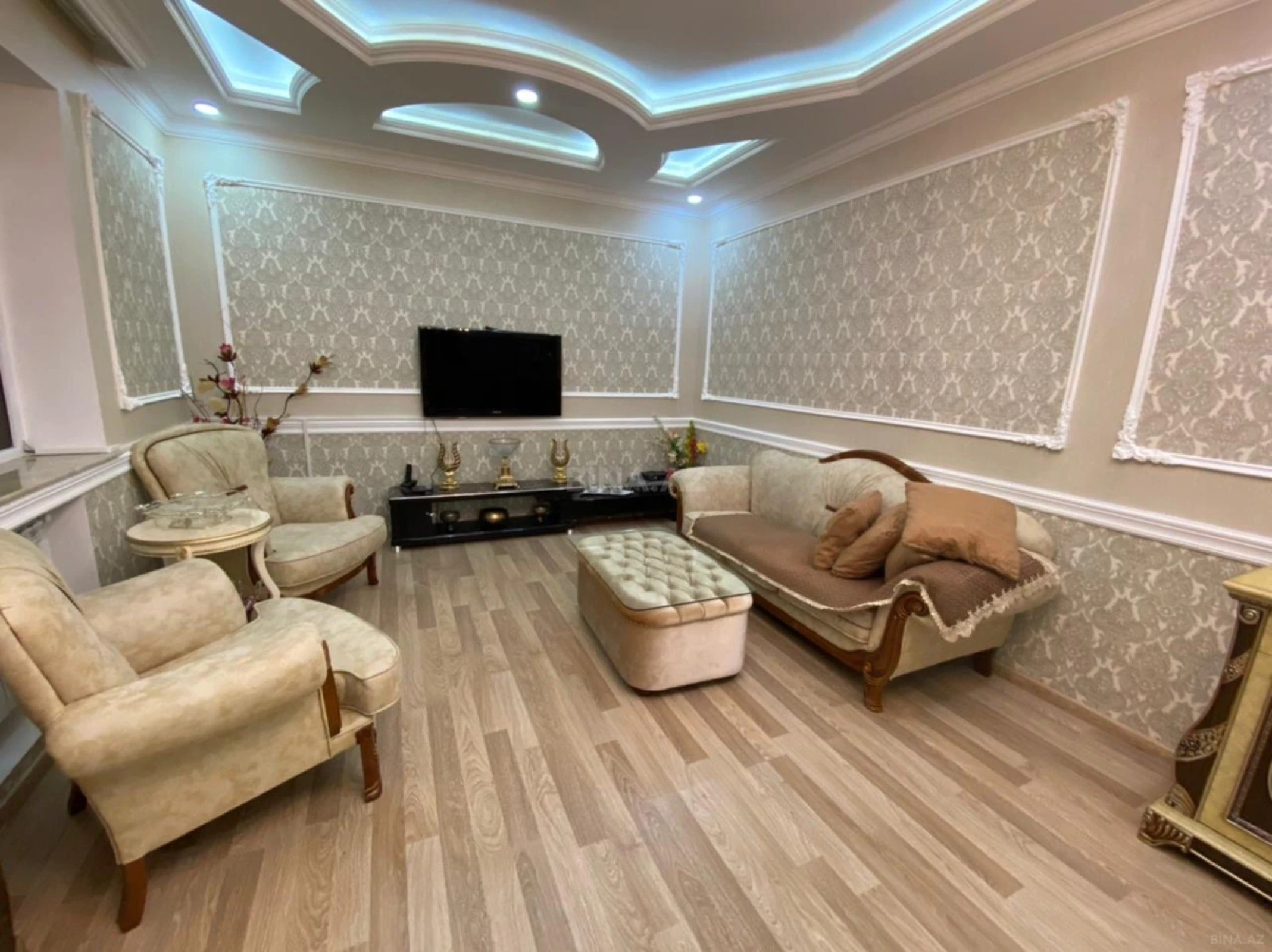 Satılır 8 otaqlı həyət evi 140 m²