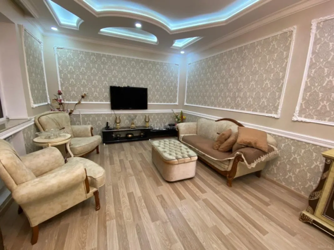 Satılır 8 otaqlı həyət evi 140 m²