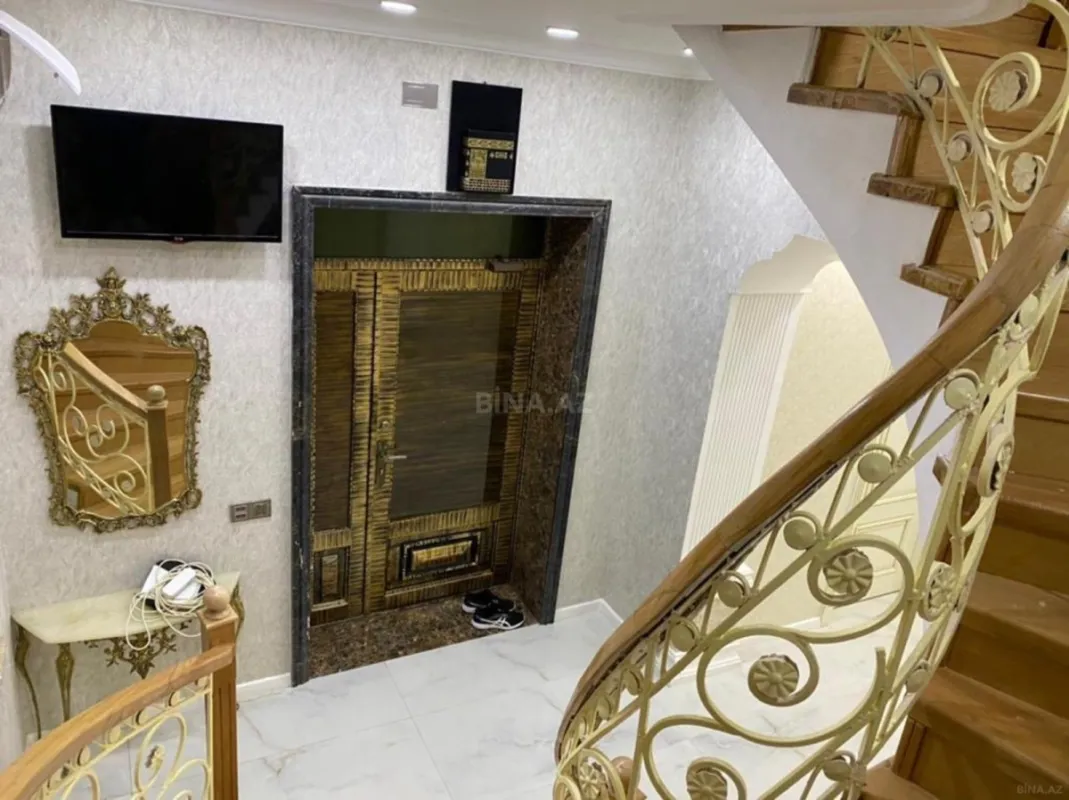Satılır 8 otaqlı həyət evi 140 m²