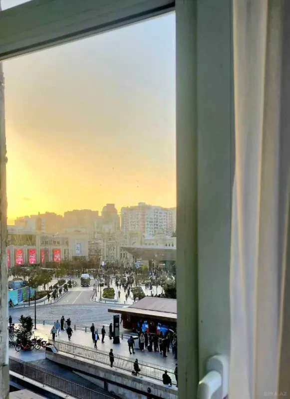 Kirayə verilir 3 otaqlı mənzil 145 m²