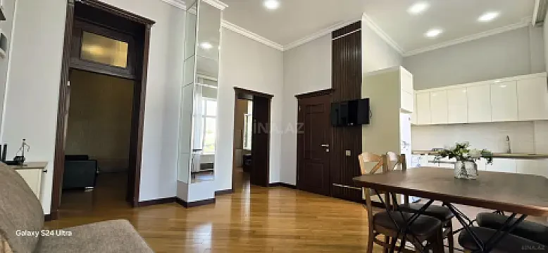 Kirayə verilir 3 otaqlı mənzil 145 m²
