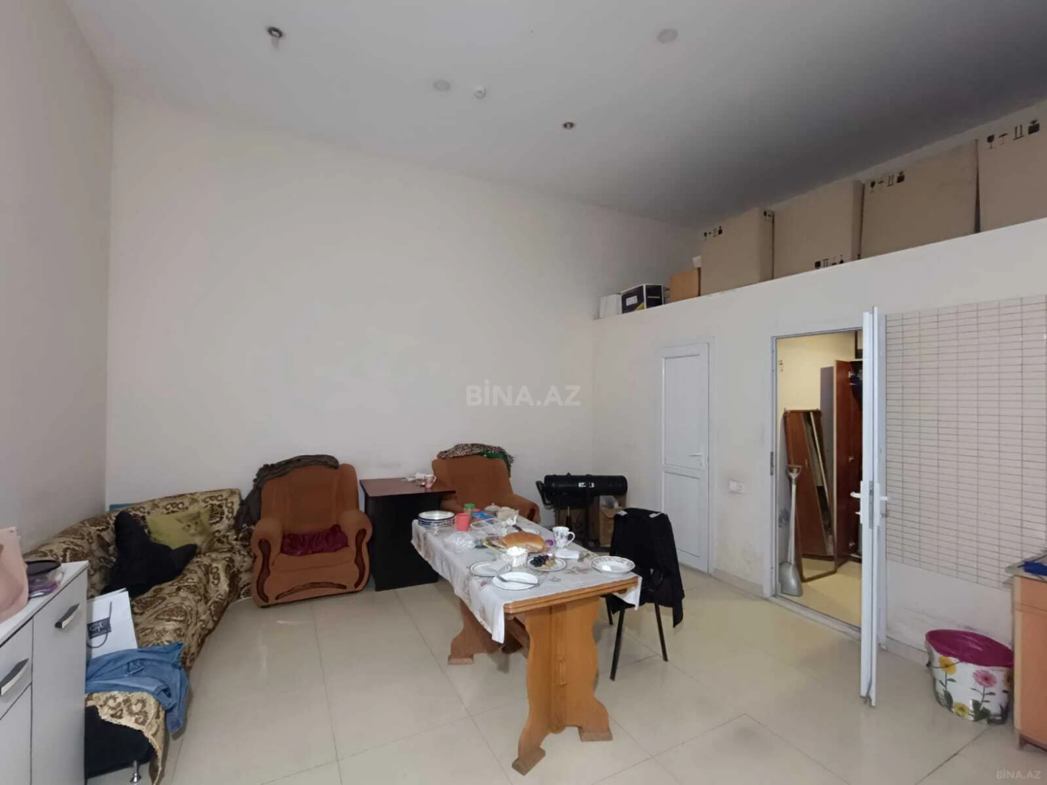 Satılır obyekt 210 m²