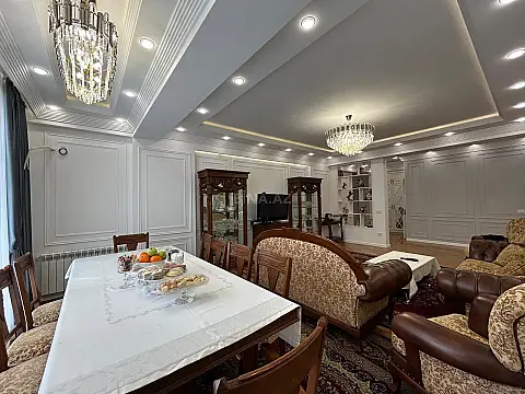 Satılır 4 otaqlı mənzil 155 m²