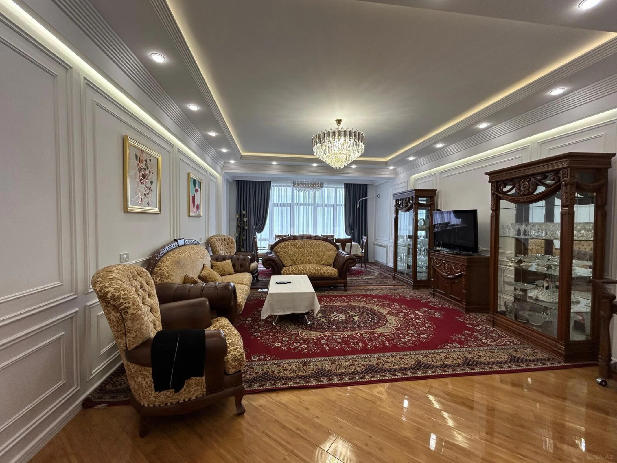 Satılır 4 otaqlı mənzil 155 m²