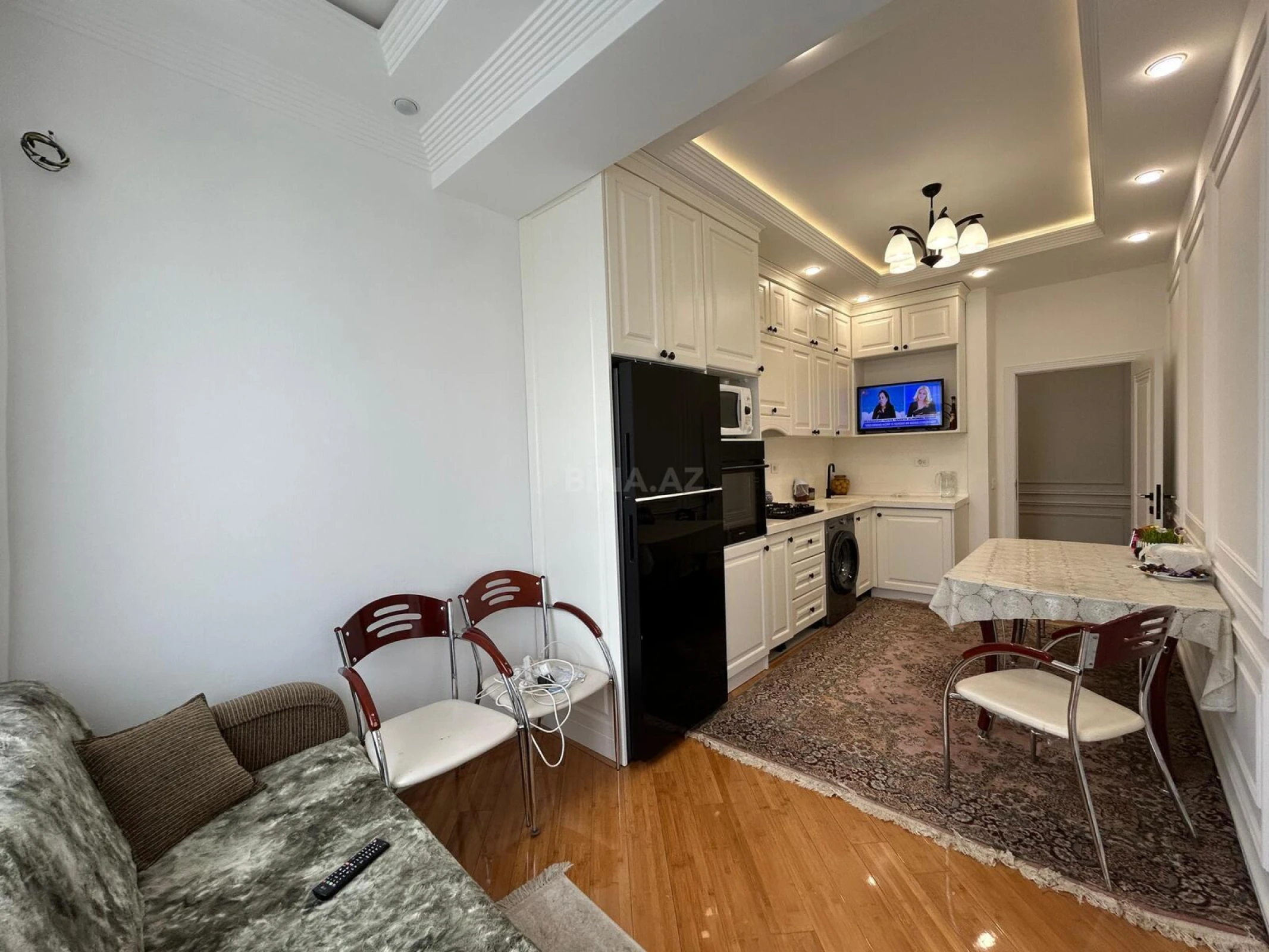 Satılır 4 otaqlı mənzil 155 m²