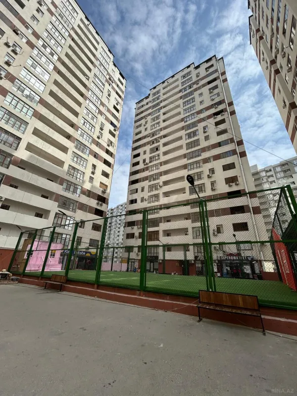 Satılır 4 otaqlı mənzil 155 m²