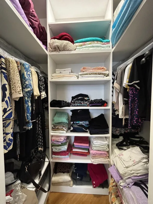 Satılır 4 otaqlı mənzil 155 m²