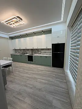 Kirayə verilir 3 otaqlı mənzil 180 m²
