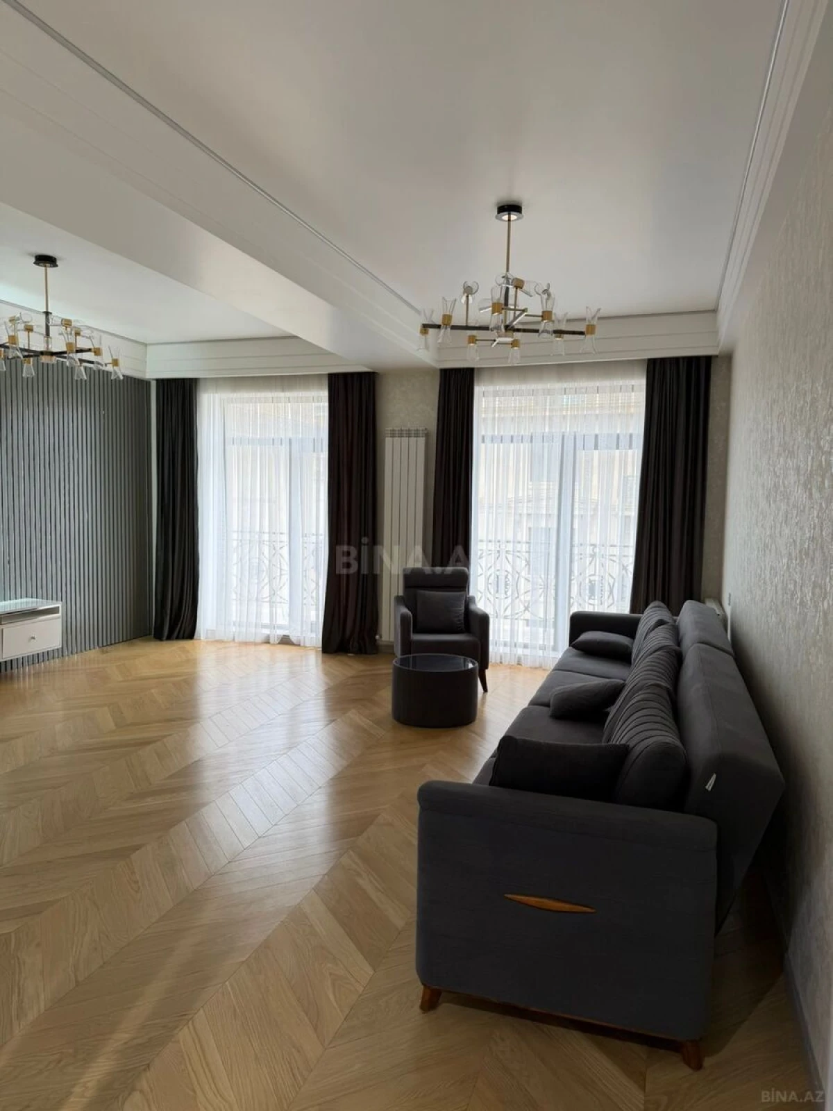 Kirayə verilir 3 otaqlı mənzil 180 m²