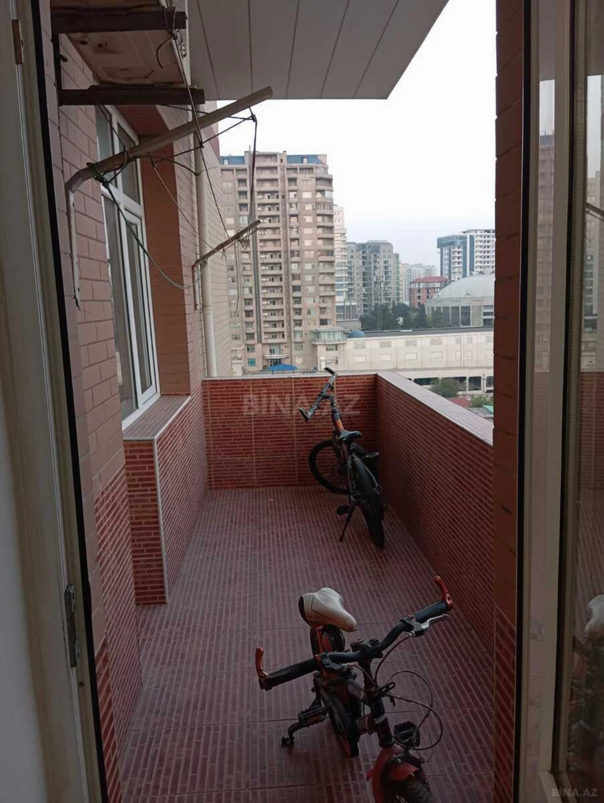 Satılır 3 otaqlı mənzil 120 m²