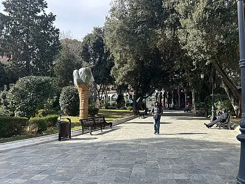 Satılır 3 otaqlı mənzil 120 m²