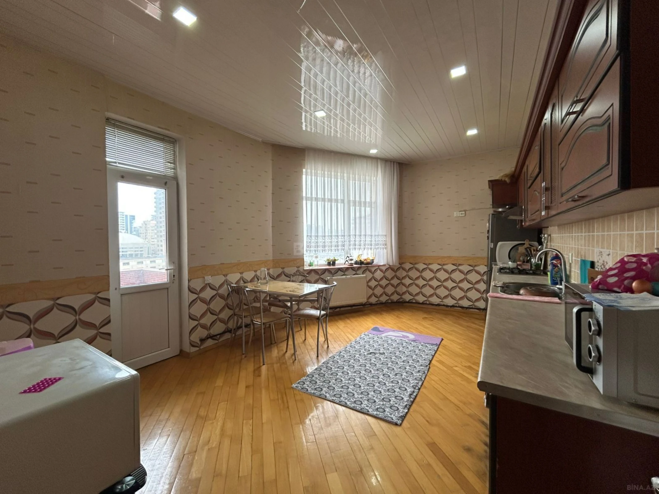 Satılır 3 otaqlı mənzil 120 m²