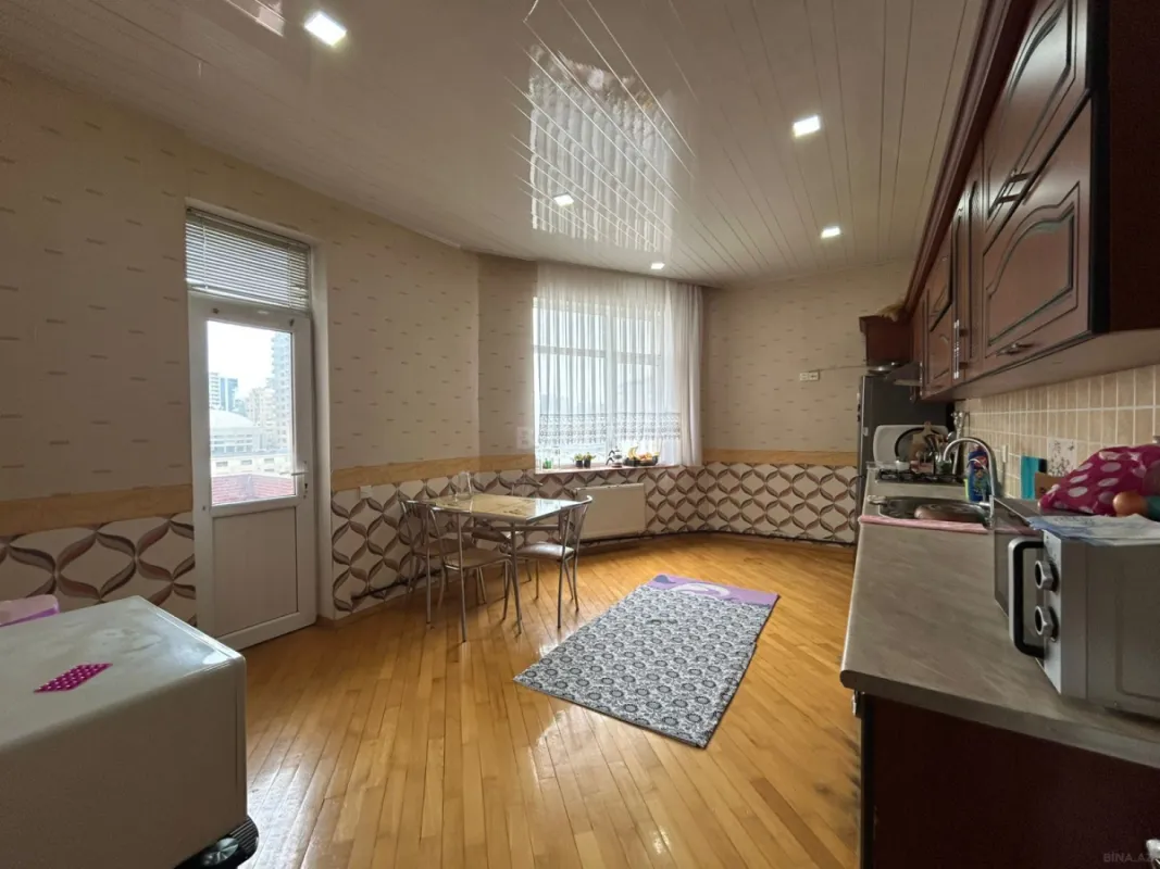 Satılır 3 otaqlı mənzil 120 m²