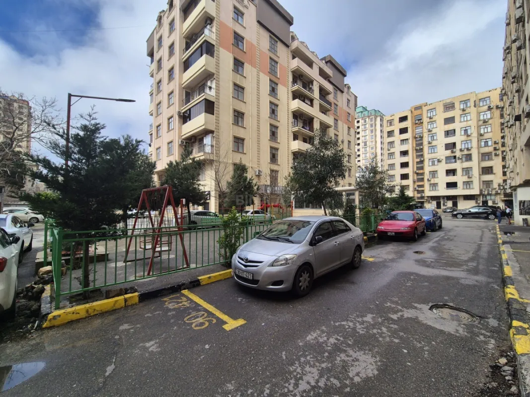 Kirayə verilir 2 otaqlı mənzil 70 m²