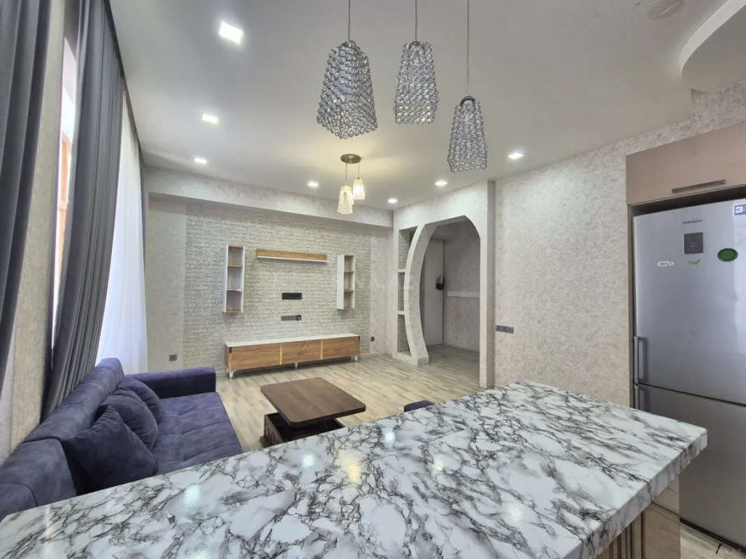 Kirayə verilir 2 otaqlı mənzil 70 m²