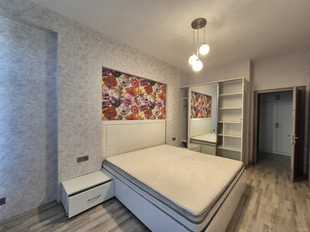 Kirayə verilir 2 otaqlı mənzil 70 m²