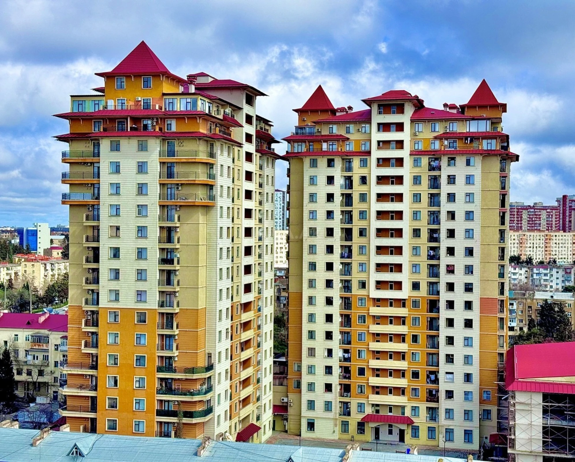 Satılır 2 otaqlı mənzil 70 m²